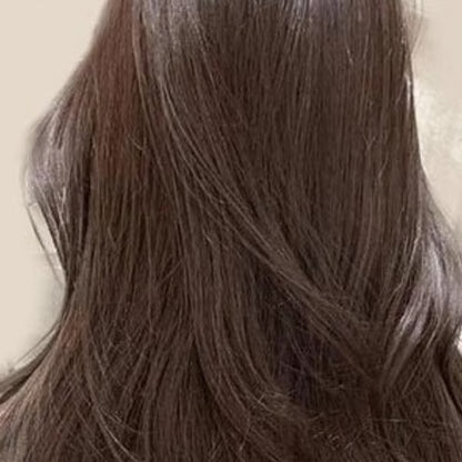 Vegetable hair dye shampoo in bubbles