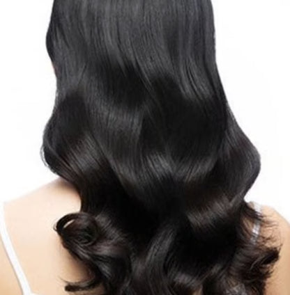 Vegetable hair dye shampoo in bubbles