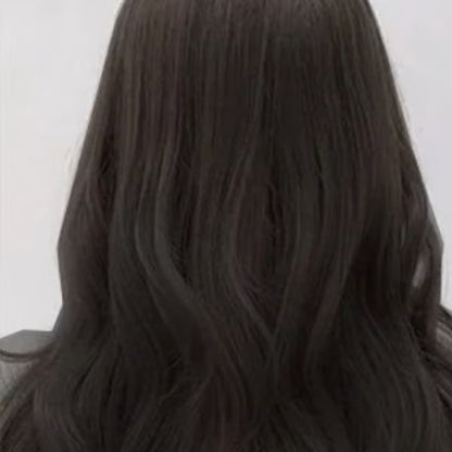 Vegetable hair dye shampoo in bubbles